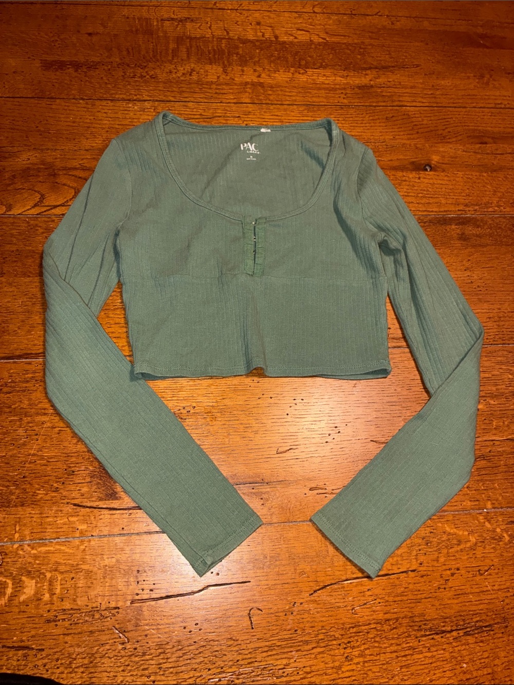 PacSun Ribbed Cropped Henley Top in Sage Green